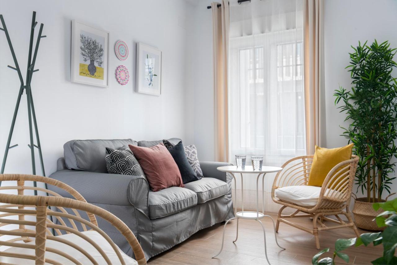 Mino Suite Apartment Севілья Екстер'єр фото