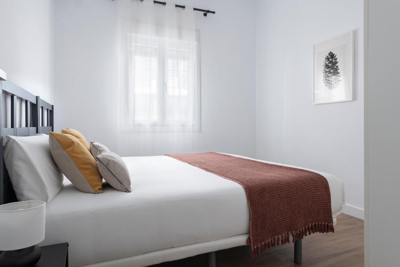 Mino Suite Apartment Севілья Екстер'єр фото